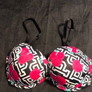 Pink VS Bra Rose Pattern